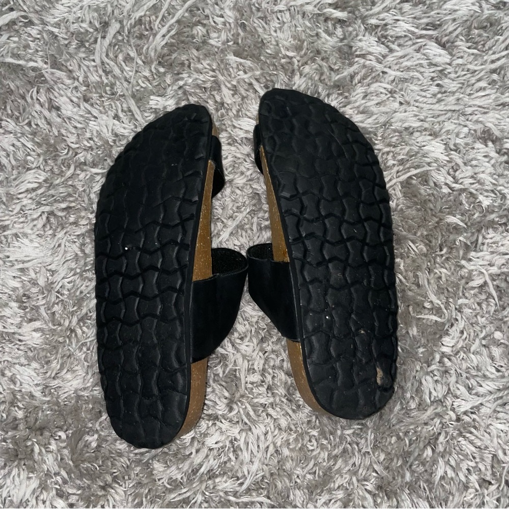 Cushionaire black sandals - Picture 7 of 7